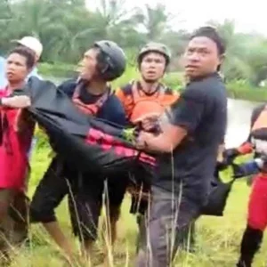 Jasad Siswi MTs Seluma Yang Hanyut di Sungai Ditemukan