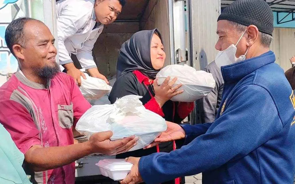 Jelang Ramadhan, MD Group Bagikan Sembako kepada Karyawan