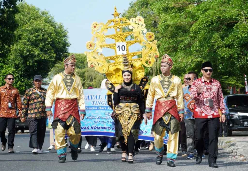 Karnaval Batik Besurek Rangkaian Hari Jadi ke-304 Kota Bengkulu, Meriah