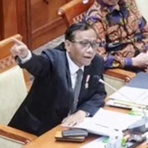 Menkopolhukam Versus Komisi III DPR RI, Mahfud : Jangan Main Ancam