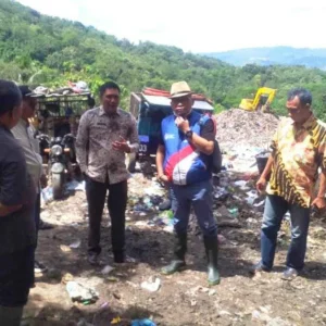 Pengelolaan Sampah Buruk, Warga Sekitar TPA Mengadu ke DPRD Brebes