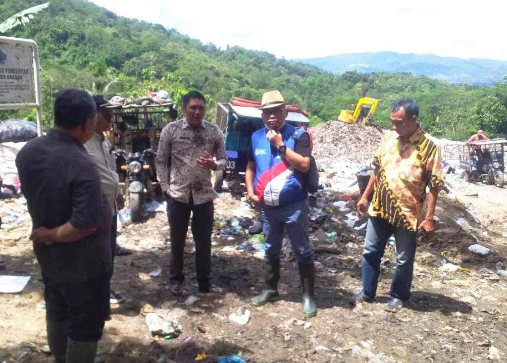 Pengelolaan Sampah Buruk, Warga Sekitar TPA Mengadu ke DPRD Brebes