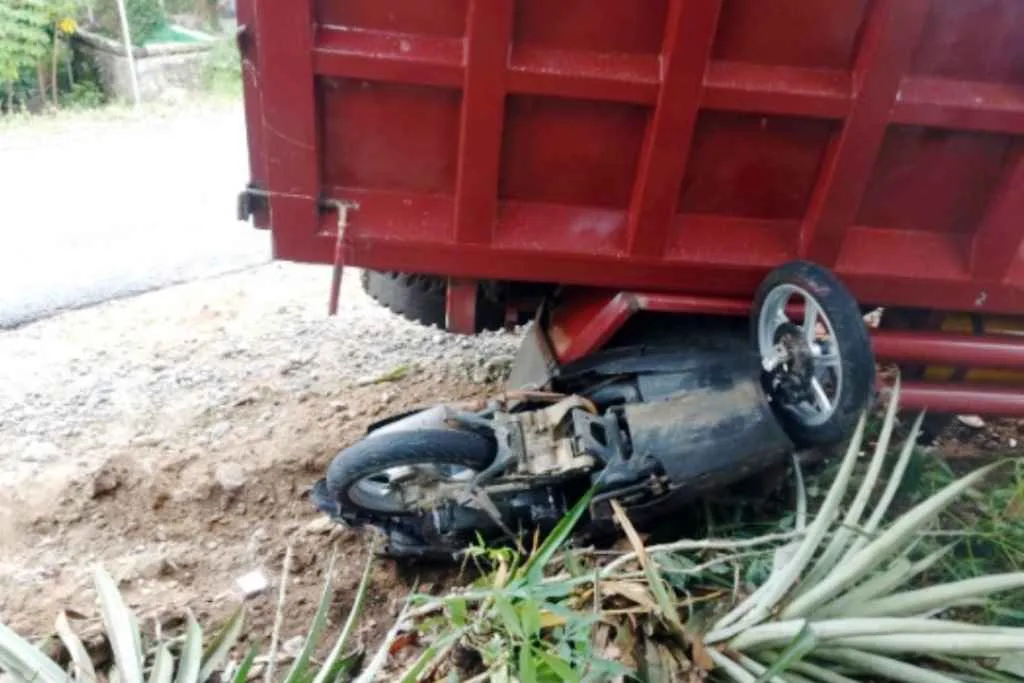 Pengendara Motor Tewas Tertabrak Truk Muatan Sawit