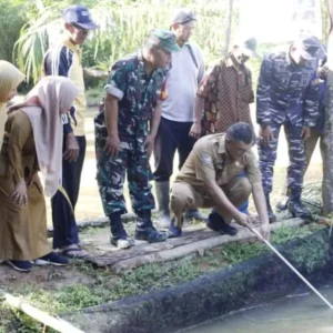 Pj Bupati Benteng Panen Raya Ikan Nila Pj Bupati Benteng Panen Raya Ikan Nila