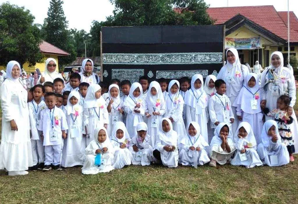 Ratusan Siswa TK dan PAUD Air Majunto Ikut Manasik Haji