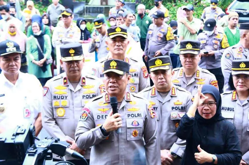 Ribuan Paket Sembako dari Kapolri Disebar ke Masyarakat