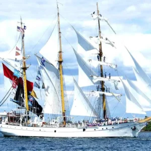 Sambut KRI Dewaruci, TNI AL Semarang Gelar Festival Dermaga
