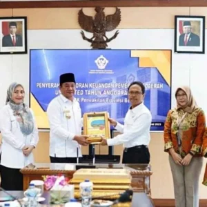 Serahkan Laporan Keuangan Unaudited, Wagub Bengkulu : Pertahankan Opini WTP Serahkan Laporan Keuangan Unaudited, Wagub Bengkulu : Pertahankan Opini WTP
