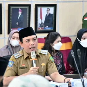 Soal Nasib PTT, Dedy Wahyudi: Pemerintah Tidak Tinggal Diam Soal Nasib PTT, Dedy Wahyudi: Pemerintah Tidak Tinggal Diam Berikan Arahan, Dedy Wahyudi: Program 1000 Jalan Mulus Dilanjutkan