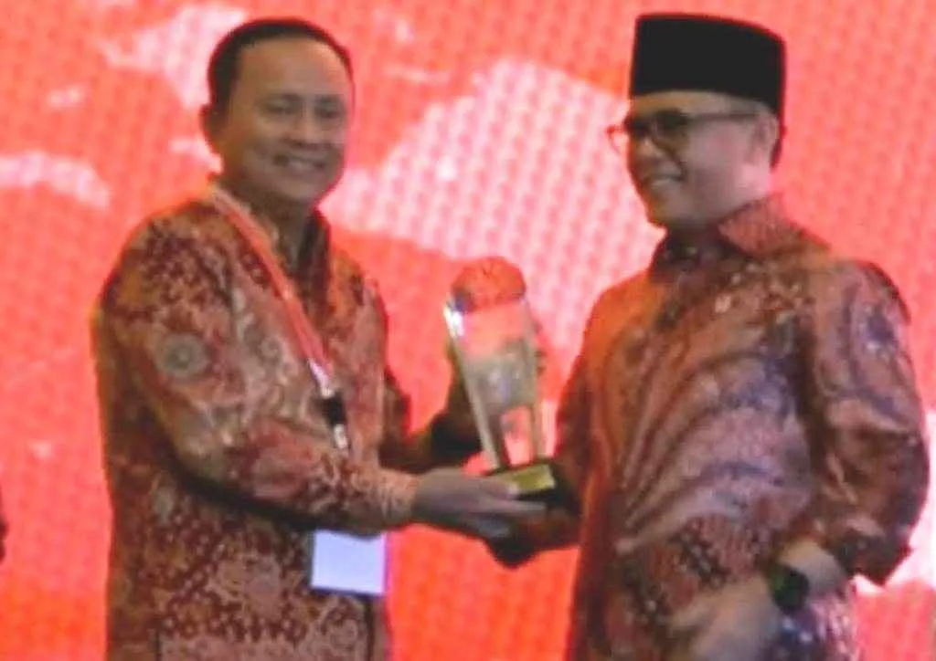 Terima Penghargaan Digital Government Award, Sekda Hamka : ini Prestasi Bersama