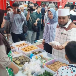 Wali Kota Bengkulu Sediakan Lapak Jualan Gratis, Puluhan UMKM Bahagia Wali Kota Bengkulu Sediakan Lapak Jualan Gratis, Puluhan UMKM Bahagia