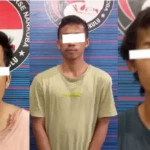 3 Pelaku Diamankan, 2 Diantaranya Tertangkap Saat Cari Peta Sabu di Jalan 3 Pelaku Diamankan, 2 Diantaranya Tertangkap Saat Cari Peta Sabu di Jalan