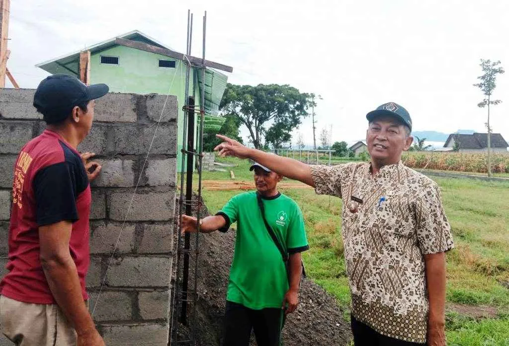 Bangun Pagar LPM Untuk Tingkatkan Kapasitas Lumbung, Pemdes Bacem Dorong BUMDes Jadi Mandiri