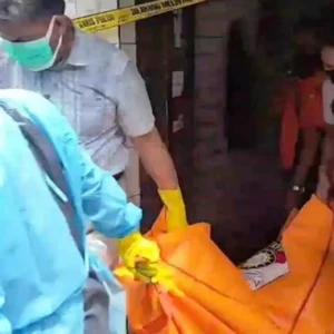 Baru Seminggu Tinggal di Rumah Dokter, Pria ini Ditemukan Tewas Terbungkus Karung Baru Seminggu Tinggal di Rumah Dokter, Pria ini Ditemukan Tewas Terbungkus Karung