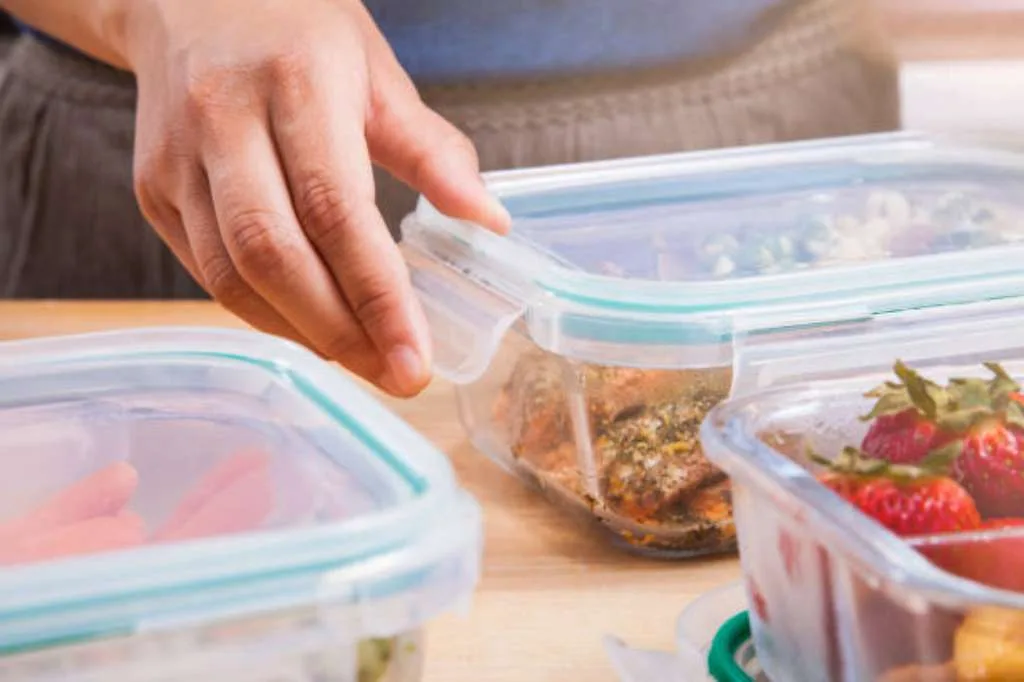 Diambang kebangkrutan, Cek Fakta Tupperware Yang Jadi Favorit Emak-emak 