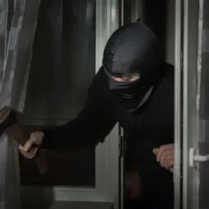 Hujan Lebat, Maling Manfaatkan untuk Kuras Konter Hujan Lebat, Maling Manfaatkan untuk Kuras Konter