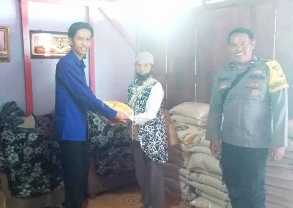 Pemdes Pelabuhan Talang Leak Salurkan CPP