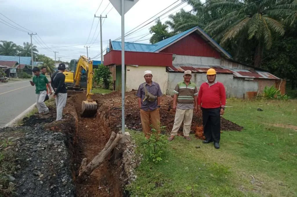 Saluran Drainase Segera Dibuat, Pemdes Pulau Makmur Sambut Antusias