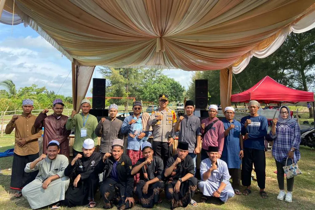 Wisata Berbasis Amal, Kapolres Mukomuko Berkunjung ke Wisata Pantai Abrasi Ipuh