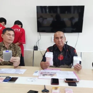 3 Pria Beserta 248 Kecil Paket Sabu dan 2 Timbangan Digital Diamankan Polisi 3 Pria Beserta 248 Kecil Paket Sabu dan 2 Timbangan Digital Diamankan Polisi