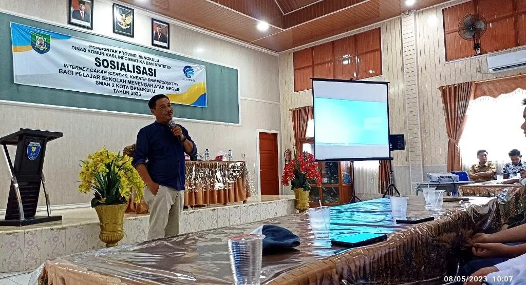 Datang ke SMAN 2 Kota Bengkulu, Usin Sembiring Ajak Siswa Tukar Nasib
