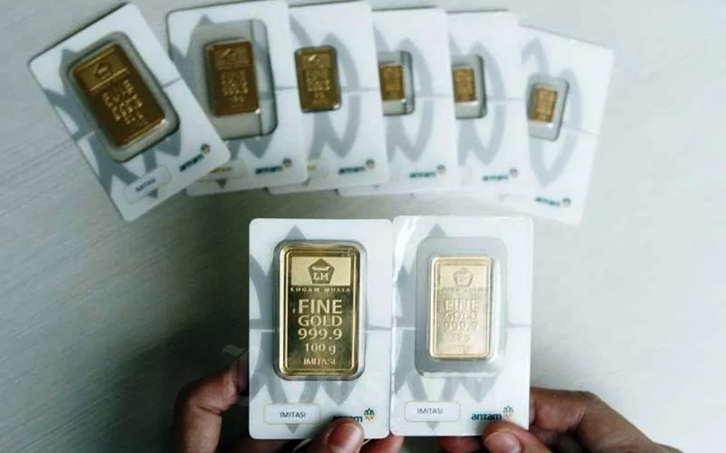 Dolar AS Kembali Menguat, Harga Emas Antam Kembali Jatuh Harga Emas Turun, Antam dan Pegadaian Sajikan Penawaran Menarik Hari Ini Hari Ini Harga Emas Antam Naik Jadi Rp1.400.000 per Gram Buruan Serbu, Harga Emas Antam Turun Rp 8.000 per Gram Hari Ini
