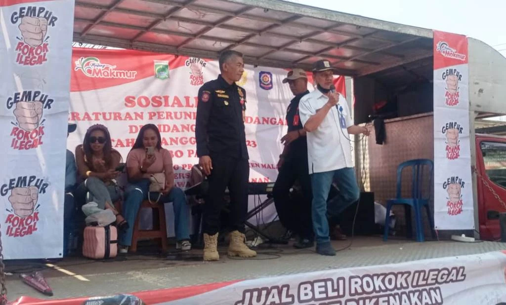 Gempur Rokok Ilegal, Satpol PP dan Bea Cukai Malang Gelar Operasi Pasar