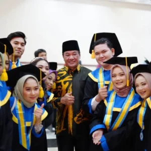 Hadiri Pelepasan Siswa-Siswi SMAN 2 Kota Bengkulu, Rosjonsyah: Jangan Pernah Berhenti Belajar Hadiri Pelepasan Siswa-Siswi SMAN 2 Kota Bengkulu, Rosjonsyah: Jangan Pernah Berhenti Belajar