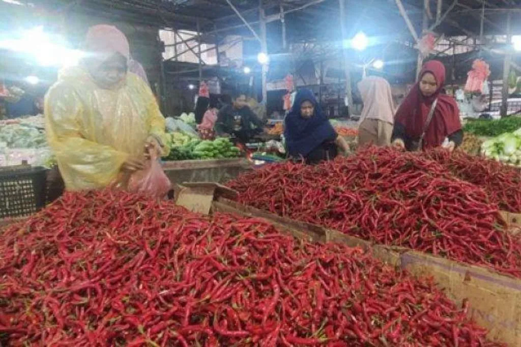 Harga Pangan Cabai Hingga Beras, Cek di Sini Fluktuasi Harga Pangan Terbaru: Cabai Merah Turun, Bawang Merah Naik