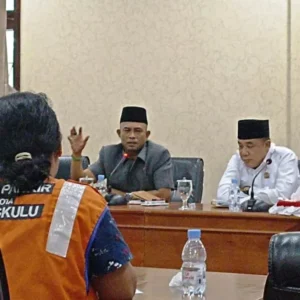 Hearing Dengan Jukir Kota Bengkulu, Suprianto: Bulan ke-4 Bisa-Bisa Tidak Makan Anak Istri Kamu Hearing Dengan Jukir Kota Bengkulu, Suprianto: Bulan ke-4 Bisa-Bisa Tidak Makan Anak Istri Kamu