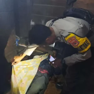 Kakak Adik Terlibat Duel Maut, Ternyata Hanya Karna Masalah Sepele Kakak Adik Terlibat Duel Maut, Ternyata Hanya Karna Masalah Sepele