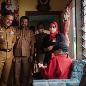 Kendalikan Inflasi Daerah, Dinsos Kota Batu Salurkan BLT Inflasi Tahap II 