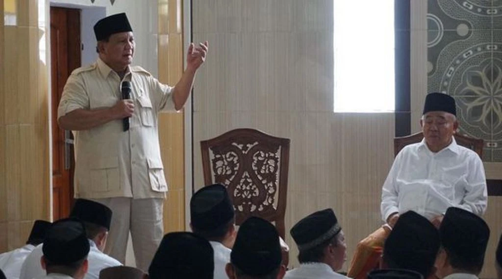 Menhan Prabowo Kunjungi 3 Ponpes di Jatim, Ada Apa?