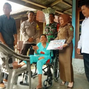 Pemdes Talang Liak I Bagikan BLT-DD Kepada 34 KPM