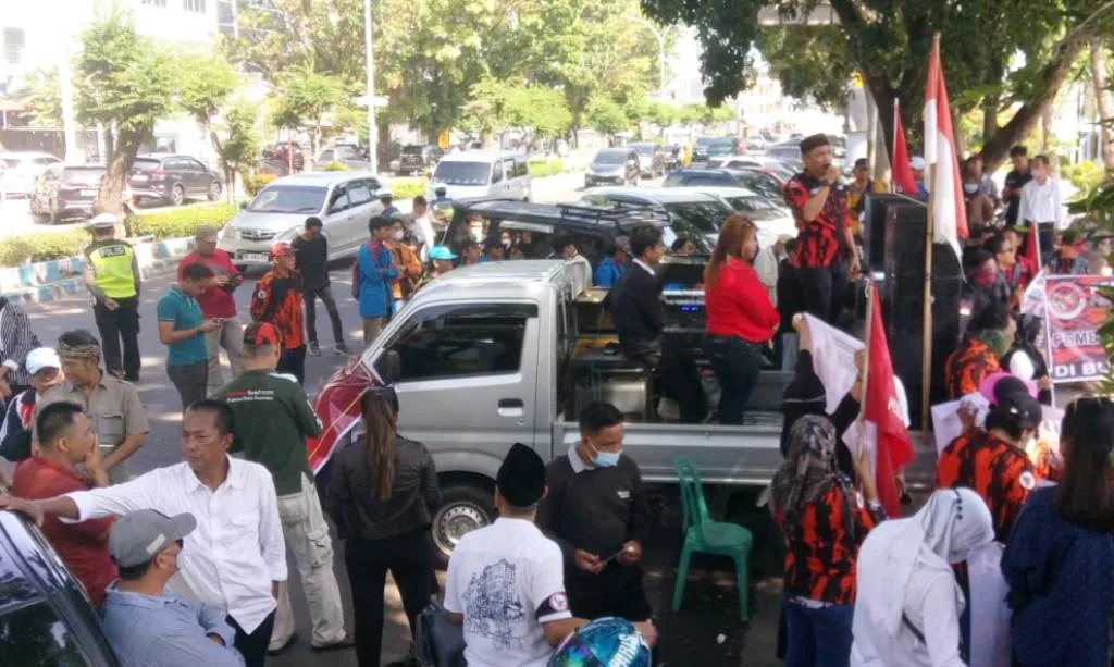 PN Bengkulu Didemo