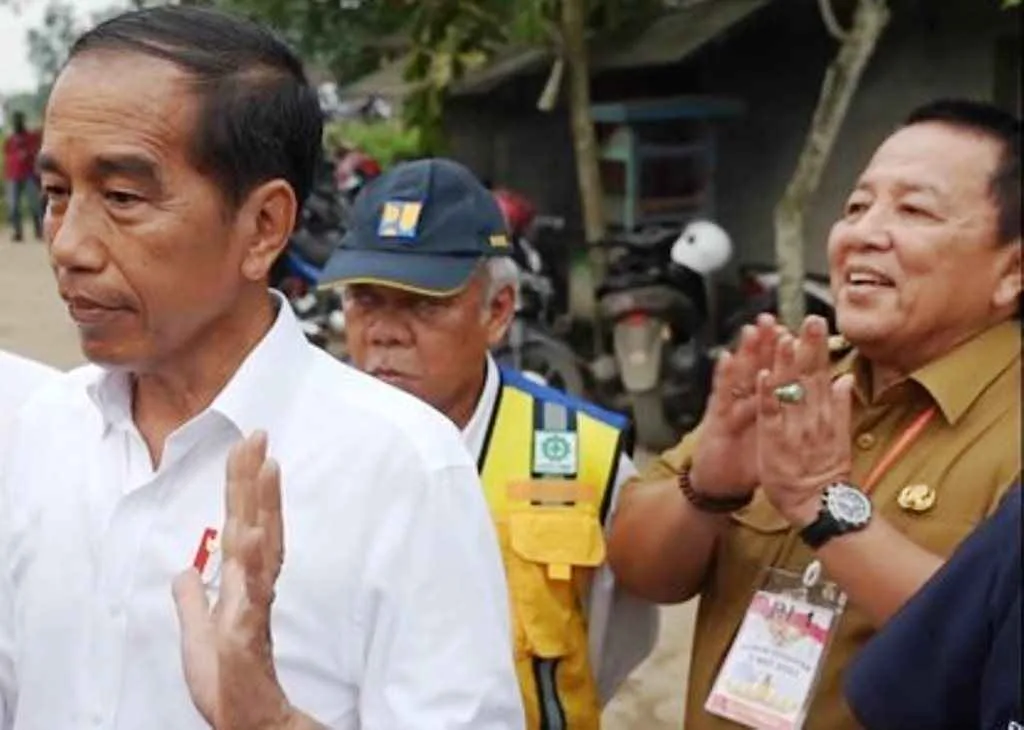 Rangkuman Perilaku Gubernur Lampung Yang Dinilai Janggal Saat Dampingi Presiden Jokowi