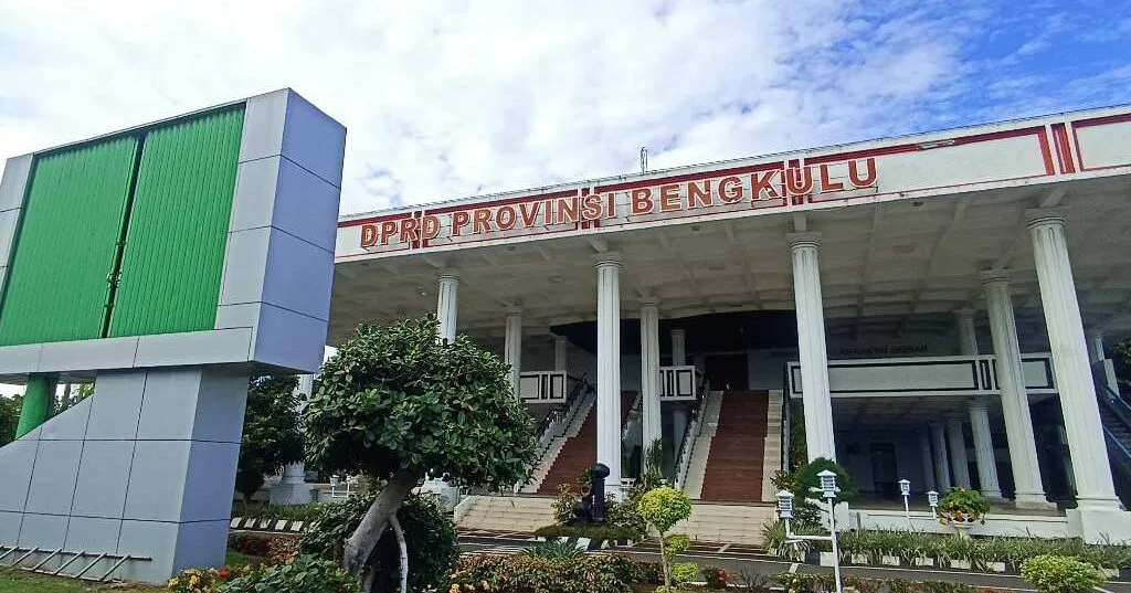 Ruang Lingkup Komisi-Komisi di DPRD Provinsi Bengkulu DPRD Kebut Pembahasan Raperda Pajak dan Retribusi Daerah 3 Juli DPRD Provinsi Gelar Paripurna Bahas Silpa 2022 ASN DPRD Provinsi Bengkulu: SPPD Tak Dibayar, Gaji Februari Juga Belum