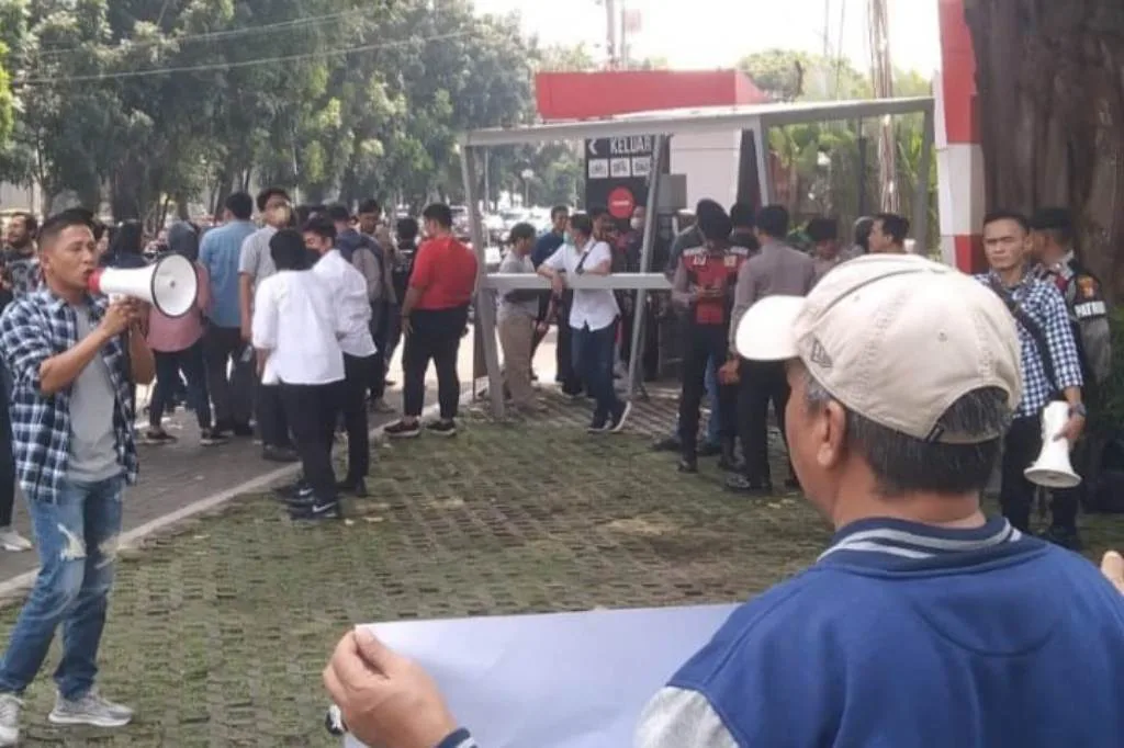 Sempat Diundang Masuk Gedung, Para Aktivis Bengkulu Minta Ketemu Langsung Komisioner KPK