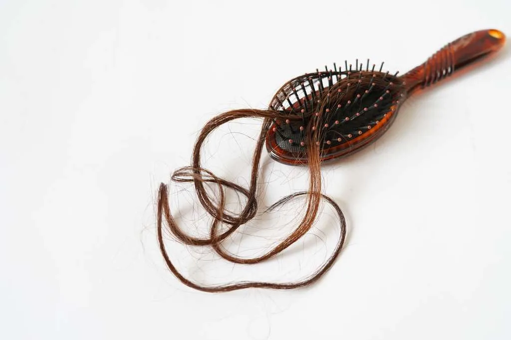 5 Ramuan Herbal yang Efektif Menangani Masalah Rambut Rontok
