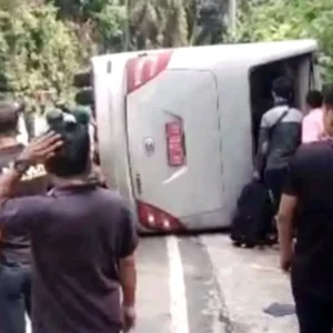 Bus Rombongan Atlet Karate Kabupaten Kaur Terguling di Seluma, Begini Kondisinya