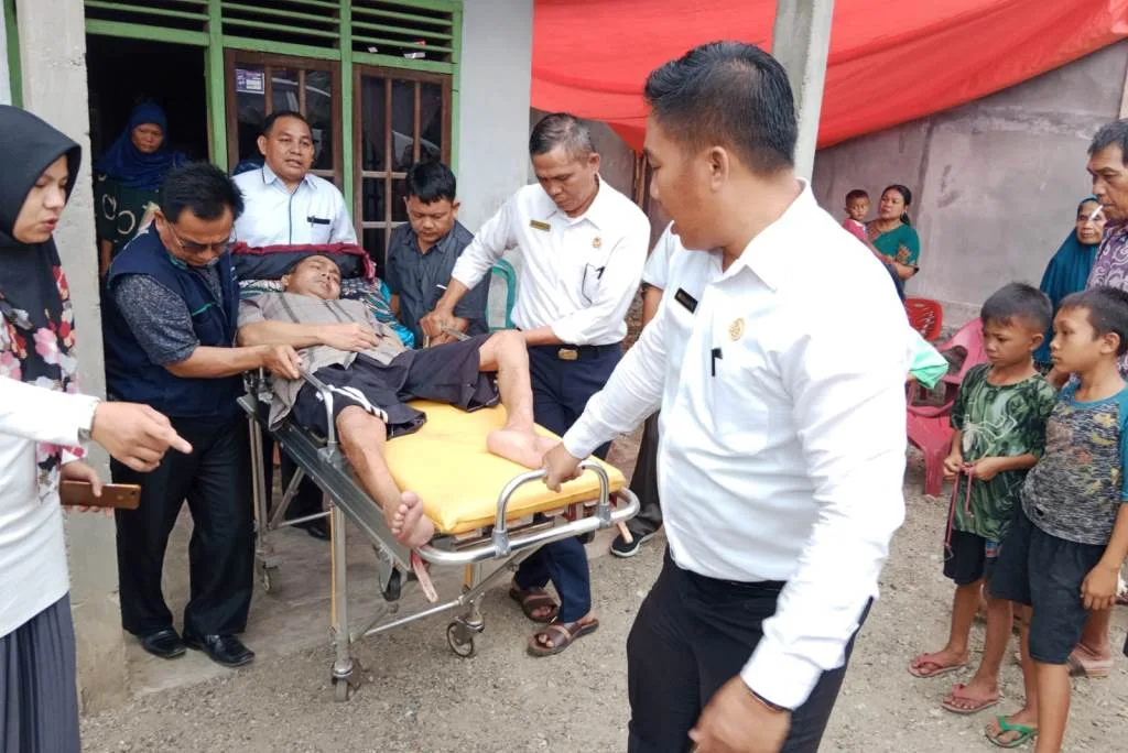 Dapat Kabar Warganya Lumpuh, Gusnan Mulyadi Langsung Instruksikan Jajaran