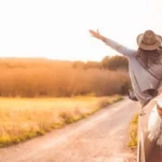 Destinasi Liburan Off the Beaten Path: Tips untuk Liburan Petualangan yang Berbeda Tips Bijak Liburan untuk Hindari Pengeluaran Tak Terkendali