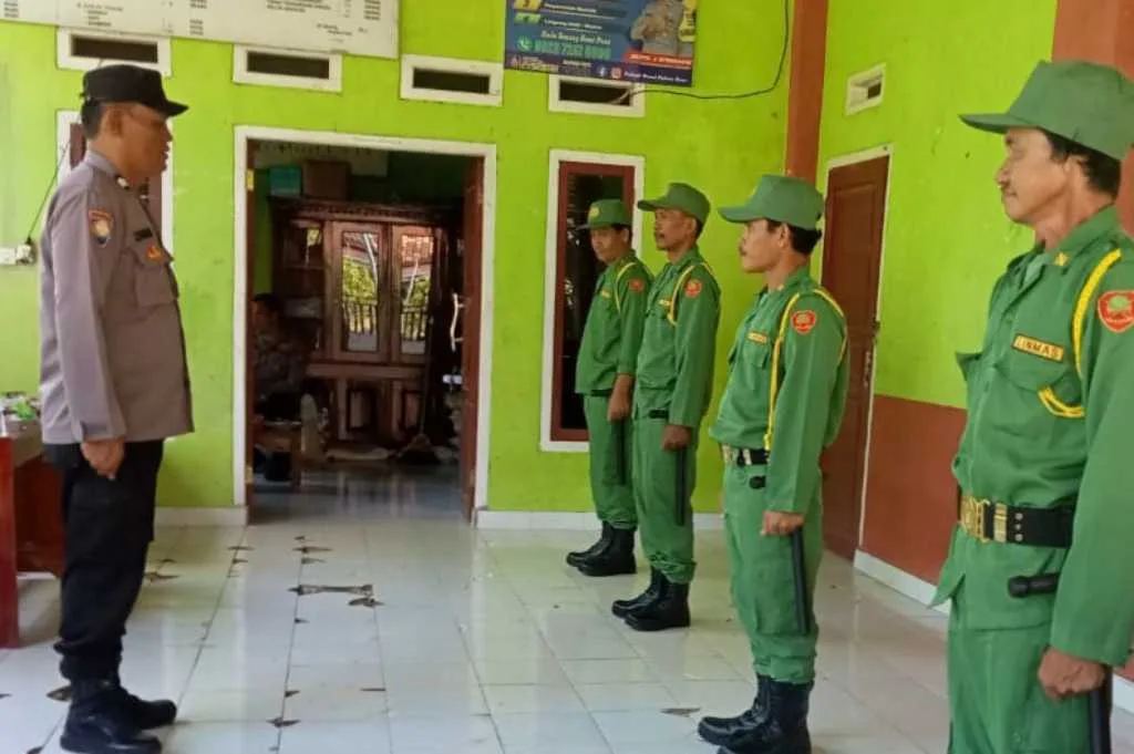 Jelang Pilkades AKP Pedi Cek Kesiapan Linmas Desa Air Batang