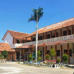 Oknum Guru SMK Pusponegoro Brebes Diduga Aniaya Siswa Oknum Guru SMK Pusponegoro Brebes Diduga Aniaya Siswa