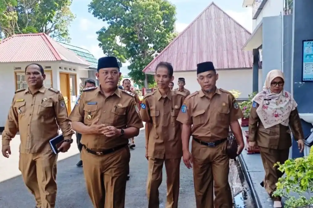 Pasca Kebakaran, Kadis Dikbud Provinsi Bengkulu Pantau SMAN 1 RL
