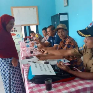 Pemdes Tik Jeniak Bagikan BLT-DD 46 KPM