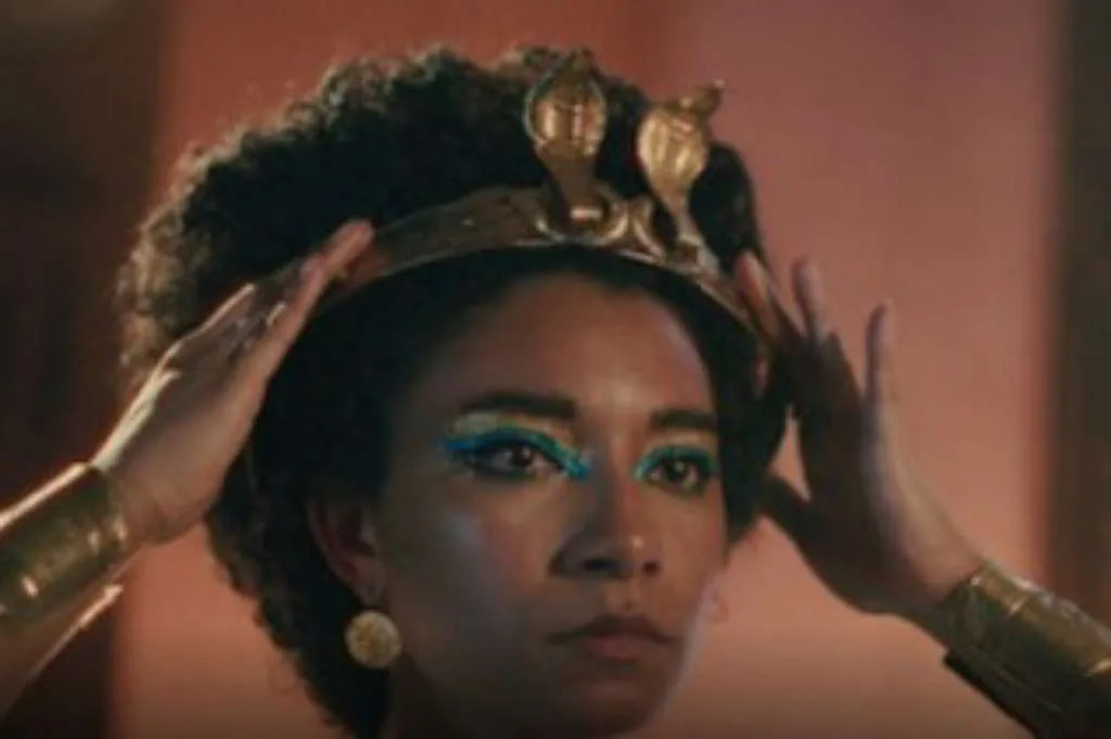 Perang Cleopatra, Runtuhnya Julius Caesar, dan Oligarki Konglomerat