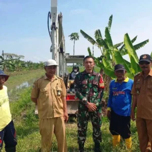 Perbaiki Tanggul Bocor, UPTD Banjarharjo Tutup Penutupan Sodetan Air di Saluran Irigasi Perbaiki Tanggul Bocor, UPTD Banjarharjo Tutup Penutupan Sodetan Air di Saluran Irigasi