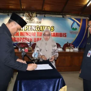 Pj Bupati Brebes Lantik Abdul Majid Sebagai DP Perumda Tirta Baribis Pj Bupati Brebes Lantik Abdul Majid Sebagai DP Perumda Tirta Baribis