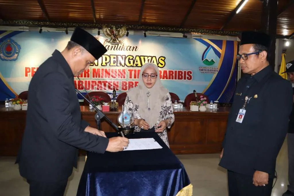 Pj Bupati Brebes Lantik Abdul Majid Sebagai DP Perumda Tirta Baribis